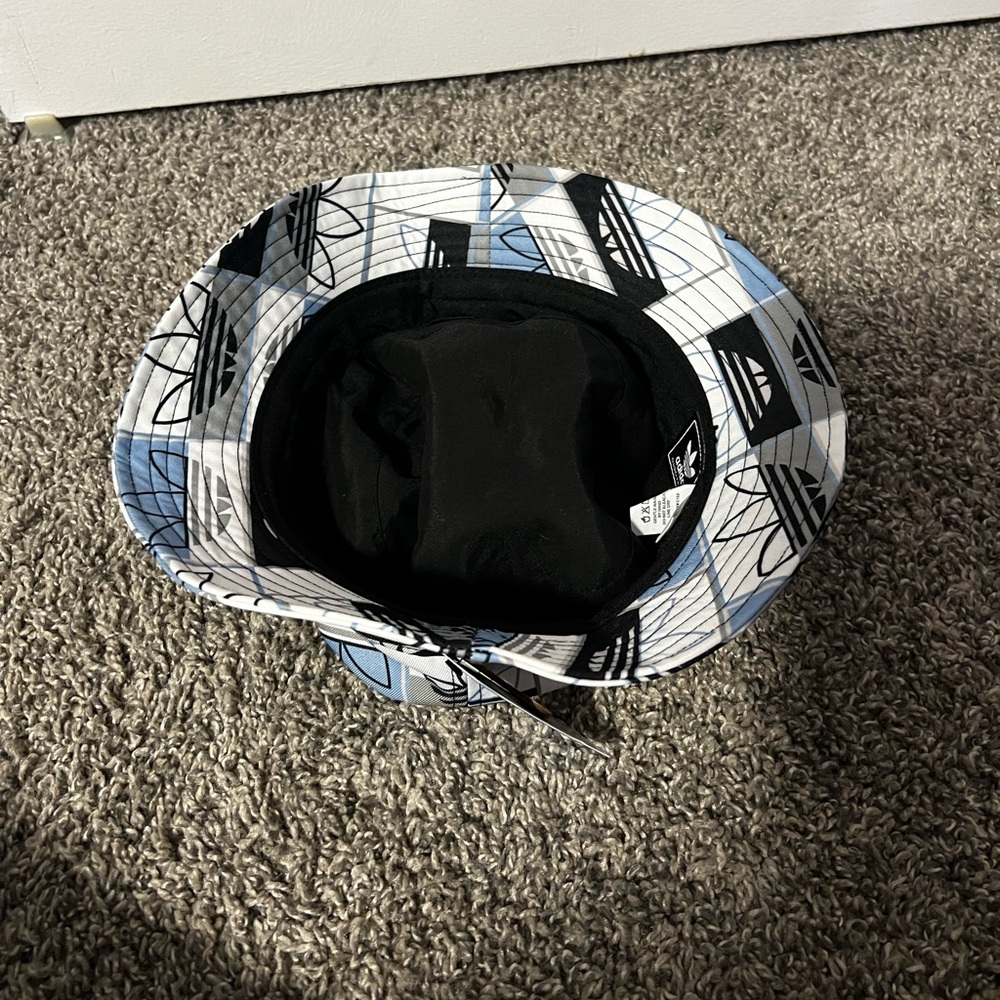 Bucket hat - Picture 2 of 3